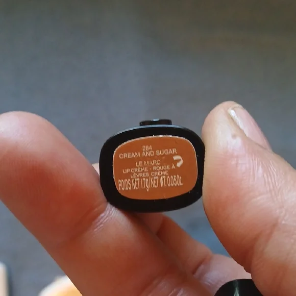 Marc Jacobs Makeup Quartet — Pink Shimmer Lip Gloss & White Compact - Picture 3 of 7